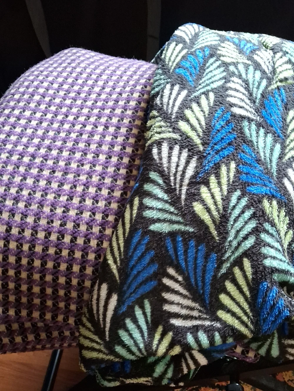 Cozy Purple & Blue Pattern Throw Blanket -See Description